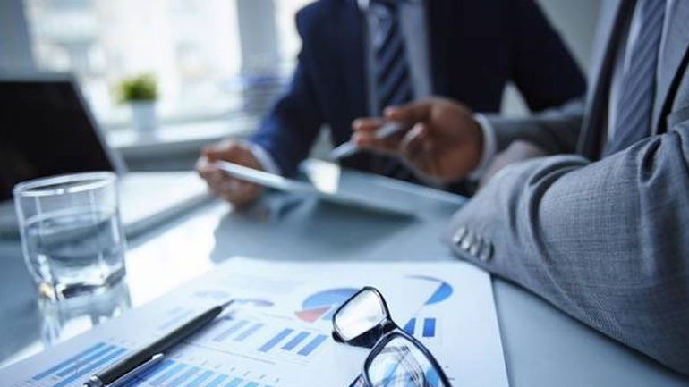 Ψηφίστηκε το νομοσχέδιο για τον εξωδικαστικό συμβιβασμό