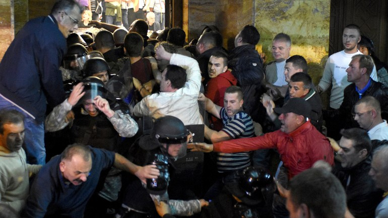 Το Βερολίνο καταδικάζει την επίθεση στη βουλή της ΠΓΔΜ