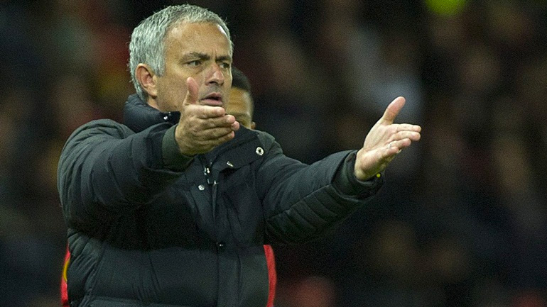 Μουρίνιο: «Ίσως παίξω κι εγώ με τόσους τραυματισμούς!»