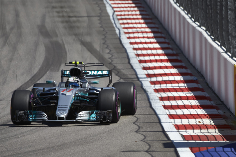 Χάρη στη νίκη του Bottas η Mercedes βρίσκεται στην πρώτη θέση της βαθμολογίας...
