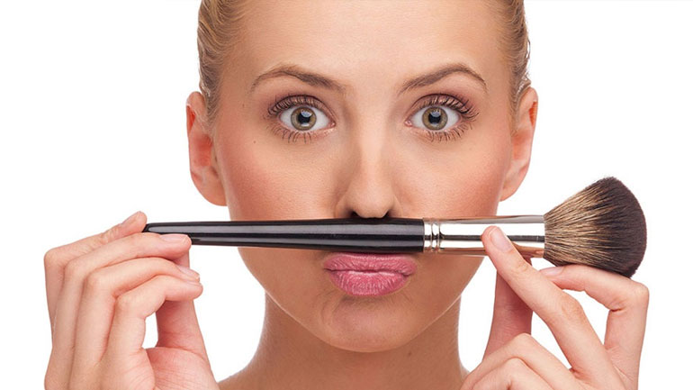 Έβαλα περισσότερο bronzer από όσο πρέπει! Τι να κάνω;