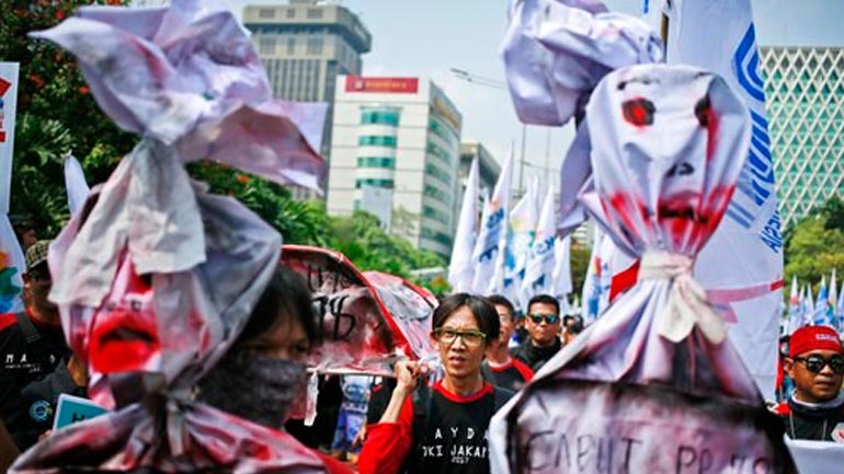 Χιλιάδες διαδηλωτές στους δρόμους της Ισπανίας
