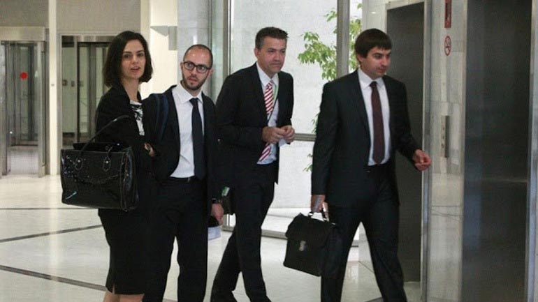 Σε εξέλιξη η συνάντηση κυβέρνησης – θεσμών