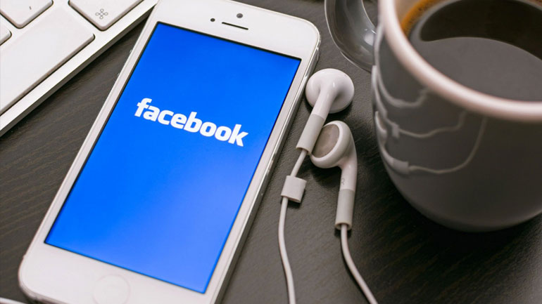 Το Facebook κατηγορείται ότι στοχεύει «ανασφαλή» παιδιά και νέους