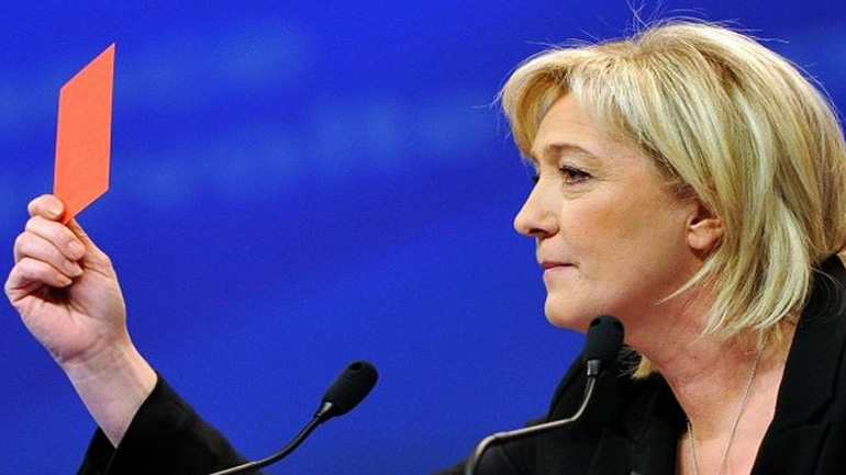 Η Λεπέν καταφεύγει σε παλινωδίες για το ευρώ