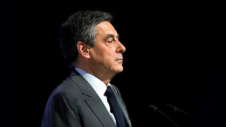 Γαλλία: O Φιγιόν μηνύει την εφημερίδα που αποκάλυψε το σκάνδαλο αργομισθίας της συζύγου του