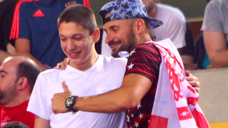 Kαι ο -πλέον- δημοφιλής μάνατζερ ράγκμπι από το Survivor βρέθηκε στο ΣΕΦ