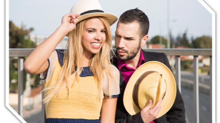 Tea Time με τη Τζένη Μελιτά και τον Αλέξανδρο Χούντα