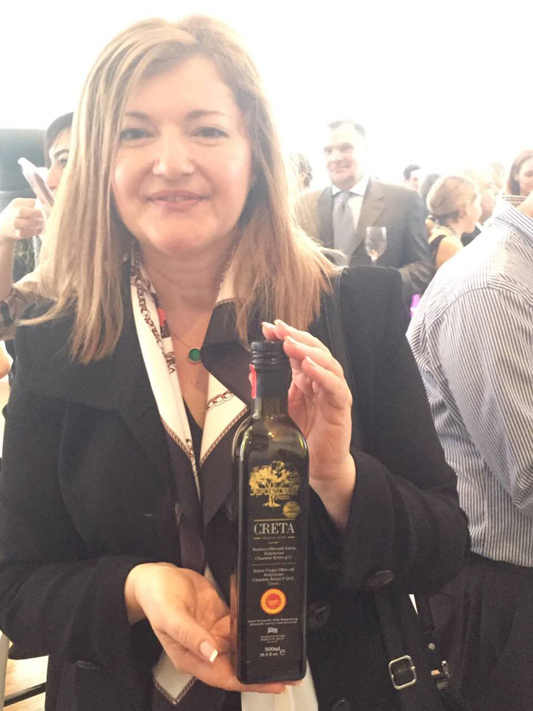 Μία από τους κριτές, η Ελληνίδα Ελευθερία Γερμανάκη