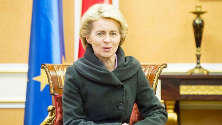 Η υπουργός Άμυνας της Γερμανίας ματαίωσε το ταξίδι της στις ΗΠΑ