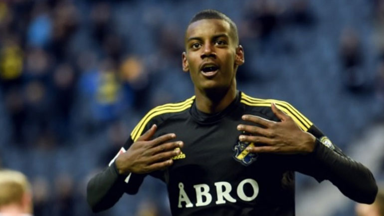 Ντόρτμουντ: Πρόστιμο στην ΑΪΚ Στοκχόλμης για τη μεταγραφή του Ισάκ