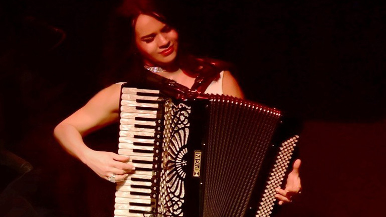 Η Ζωή Τηγανούρια στο Λονδίνο