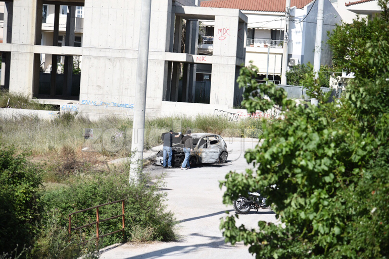 Οι τέσσερις κουκουλοφόροι διέφυγαν με δύο μηχανές