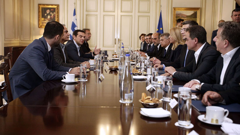 Ολοκληρώθηκε η συνάντηση Τσίπρα με τους περιφερειάρχες