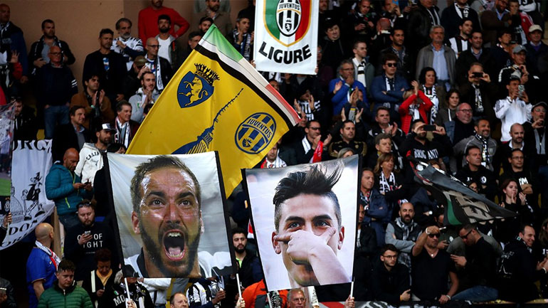 Οι οπαδοί της Γιουβέντους πανηγυρίζουν το 0-1