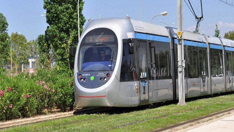 Ευρεία σύσκεψη για την επίσπευση των εργασιών του τραμ στον Πειραιά