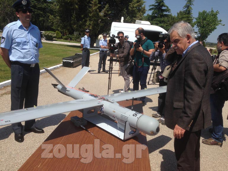 Ο Νίκος Τόσκας. Αναπληρωτής Υπουργός Προστασίας του Πολίτη, στην πρώτη παρουσίαση των drones