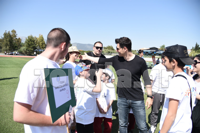 Ο Σάκης Ρουβάς στις αθλητικές εγκαταστάσεις