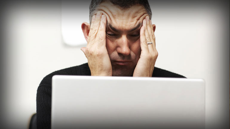 Ένας στους δέκα δεν λέει όλη την αλήθεια στα social media