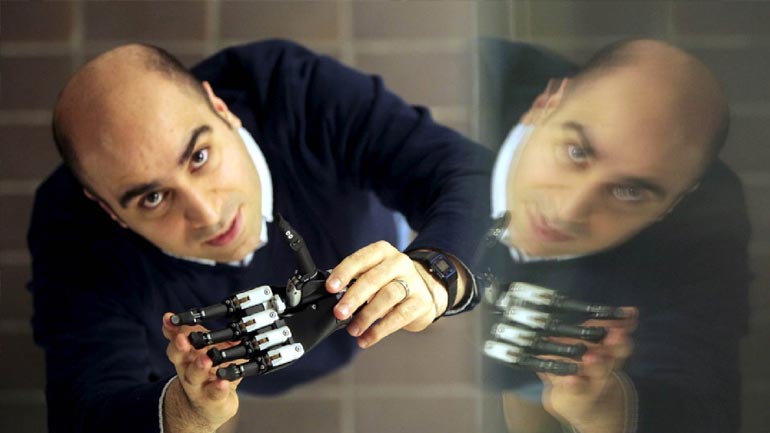 Tο πρώτο βιονικό χέρι με τεχνητή νοημοσύνη