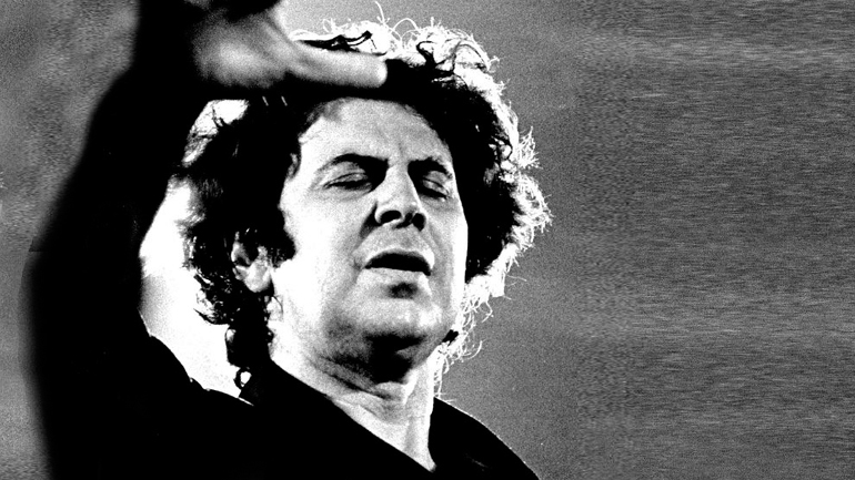 Δρόμοι Παλιοί – Αφιέρωμα στη ζωή και το έργο του Μίκη Θεοδωράκη