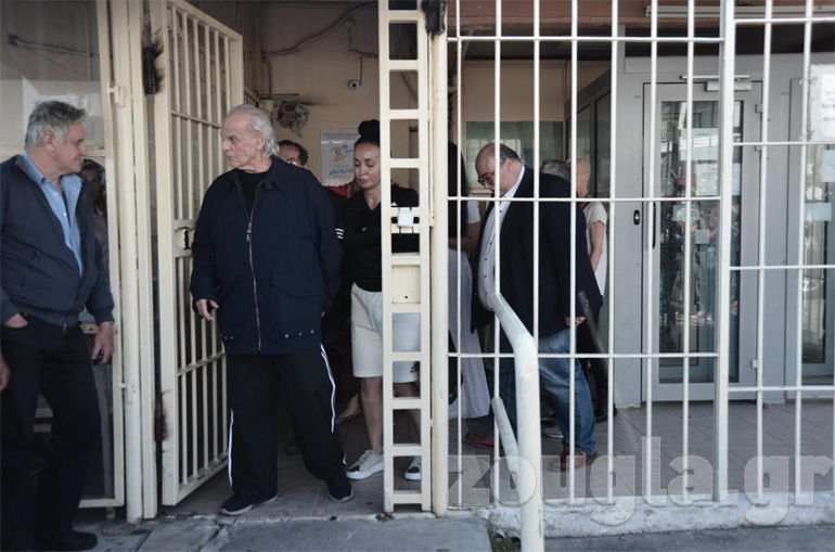 Ο Τσοχατζόπουλος βγαίνει από τη φυλακή