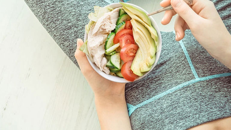 Αυτές είναι οι τροφές που καταναλώνουν οι fitness experts μετά τη γυμναστική