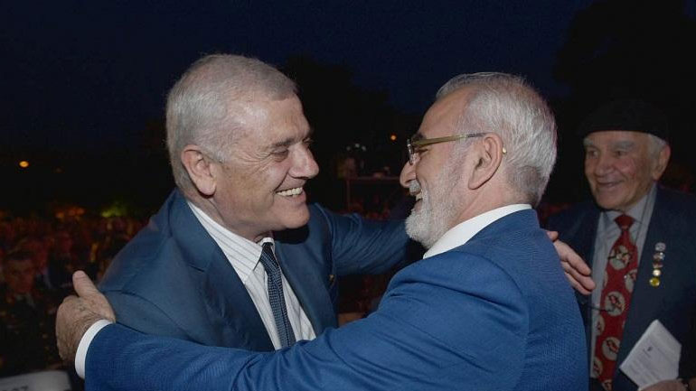 Γευμάτισαν μαζί πριν τον τελικό Μελισσανίδης και Σαββίδης