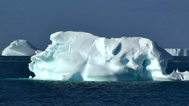 Tα Αραβικά Εμιράτα θέλουν να ρυμουλκήσουν παγόβουνο από την Ανταρκτική