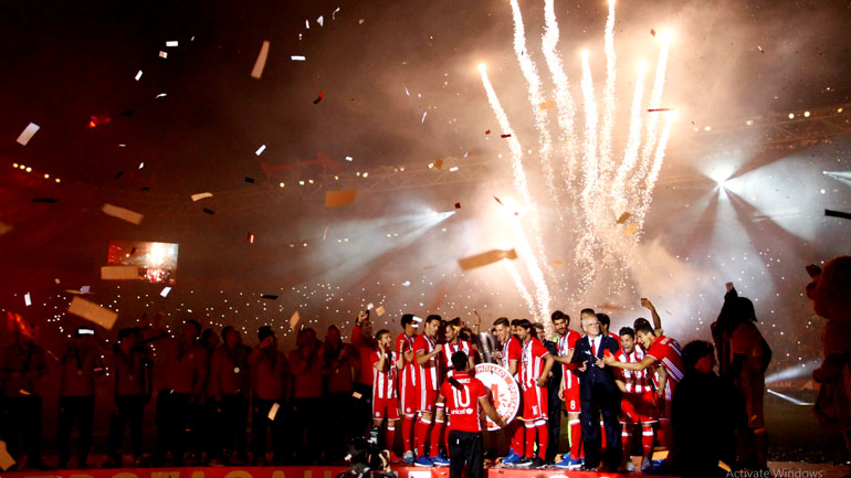 Φαντασμαγορική η φιέστα των Πειραιωτών 