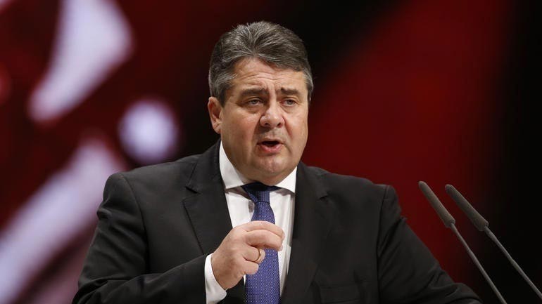 Γερμανία: Ο Γκάμπριελ ζητά πιο χαλαρή στάση για τα δημοσιονομικά της Γαλλίας