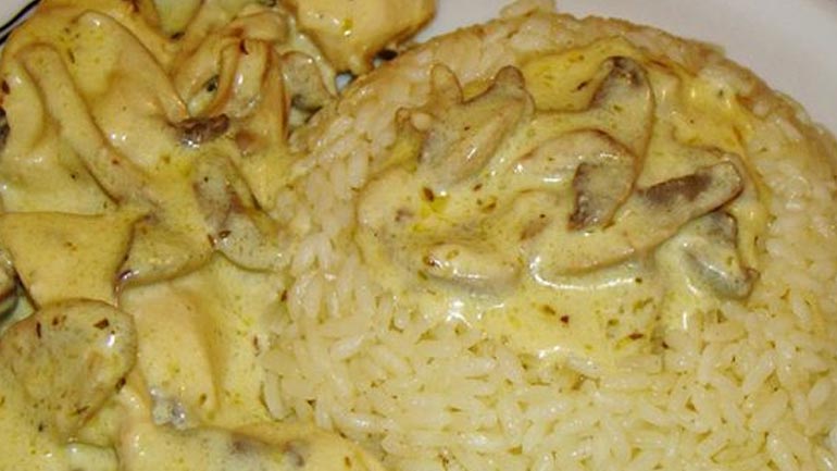 Κοτόπουλο αλά κρεμ με ρύζι