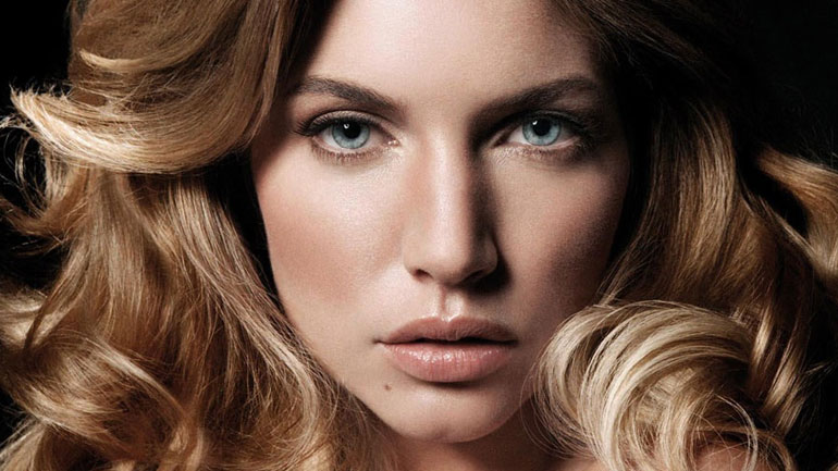 Αυγό, μέλι και ελαιόλαδο για υγιή και δυνατά μαλλιά