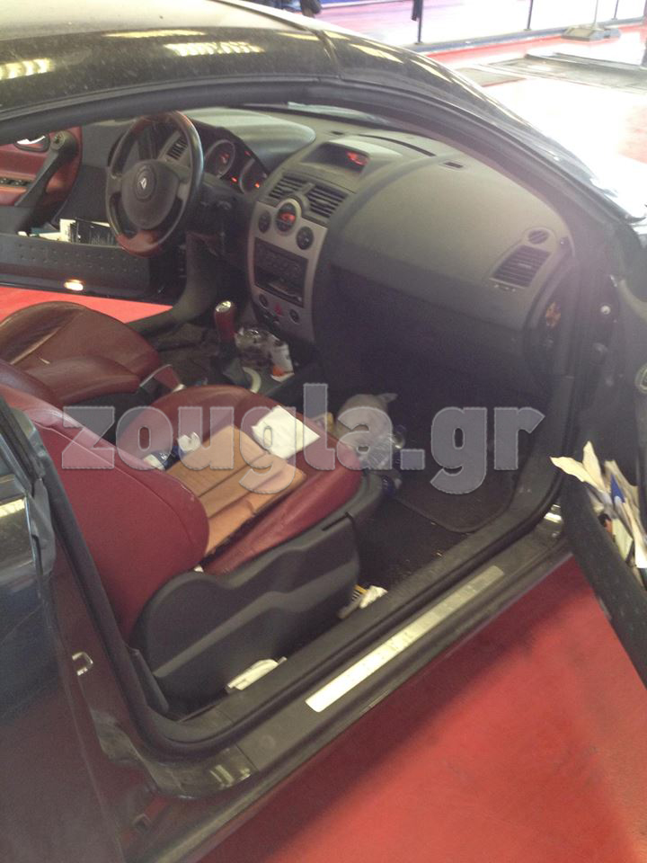 Αυτό το αυτοκίνητο πήγε να περάσει ΚΤΕΟ και όπως το βλέπετε το παρέδωσε ο ιδιοκτήτης του στον μηχανικό για να κάνει τη δουλειά του...