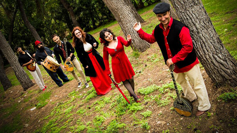 Ο Γιώργος Αλτής ξαναχτυπά με το «Ντρίγκι ντρίγκι ώπα»