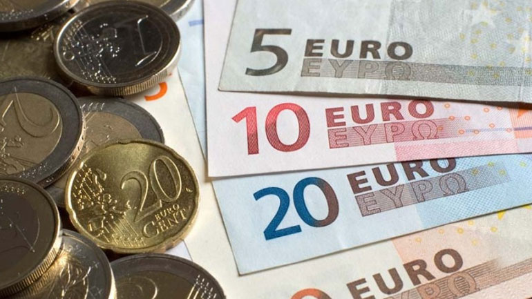 Υποχωρεί το ευρώ στην αγορά συναλλάγματος