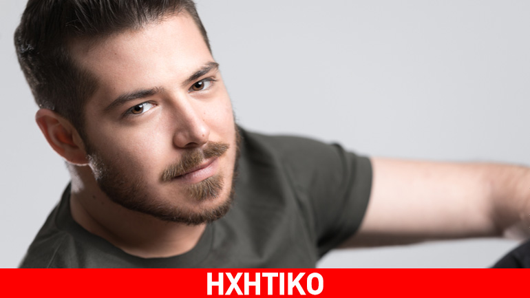 Ο Θωμάς Στεργίου παρουσιάζει τα τραγούδια του Χρήστου Νικολόπουλου