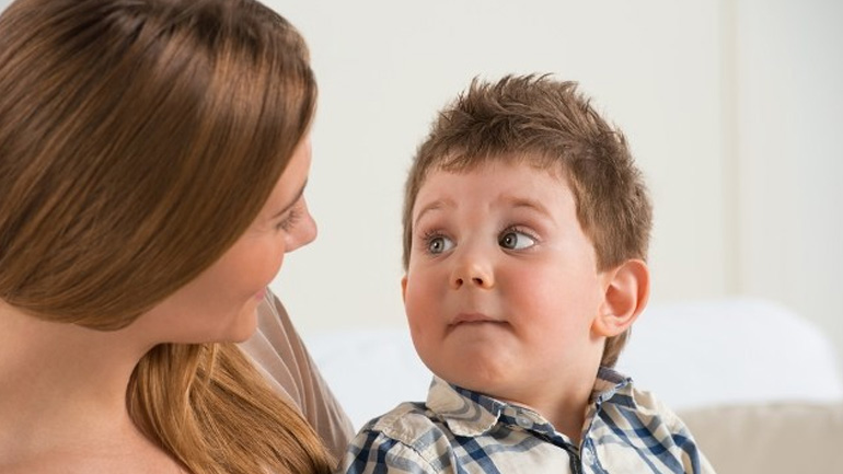 Ποιες ερωτήσεις μάς φέρνουν κοντά στα παιδιά μας;