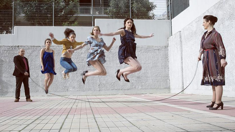 «Το σχοινάκι» της Νάντιας Δρακούλα στο Εθνικό Θέατρο