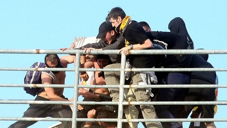 Ταυτοποιήθηκε ο μαχαιροβγάλτης του τελικού στον Βόλο