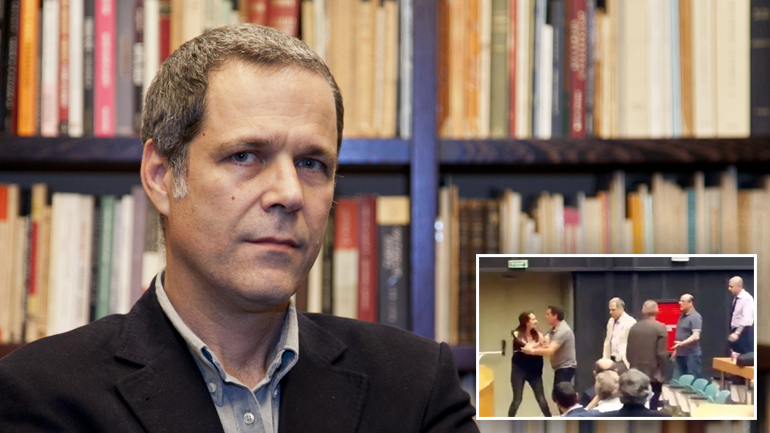 Ο Τζήμερος γρονθοκόπησε την περιφερειακή σύμβουλο του ΚΚΕ Ο Τζήμερος γρονθοκόπησε την περιφερειακή σύμβουλο του ΚΚΕ