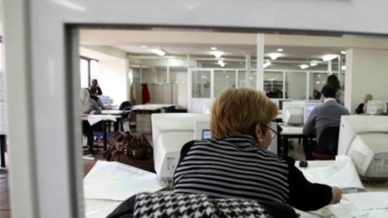 Aντισυνταγματικές οι παρατάσεις στις συμβάσεις των υπαλλήλων των ΟΤΑ