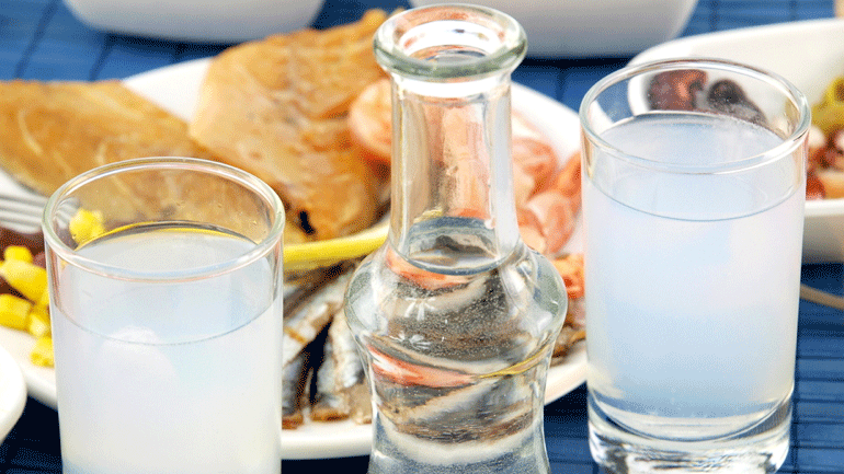 Το ούζο κυριαρχεί στην παραγωγή αλκοολούχων ποτών