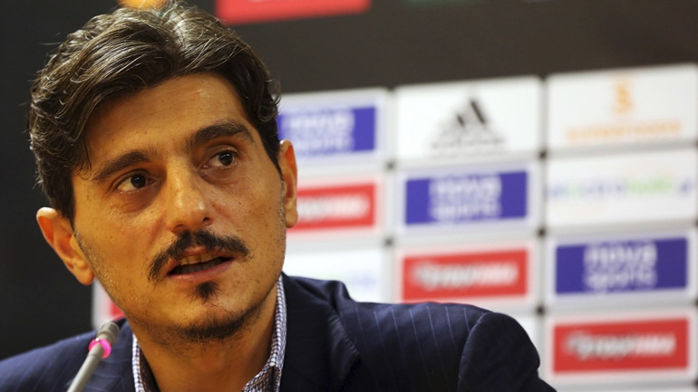 «Αποσύρω το ενδιαφέρον μου για τον Ερασιτέχνη»