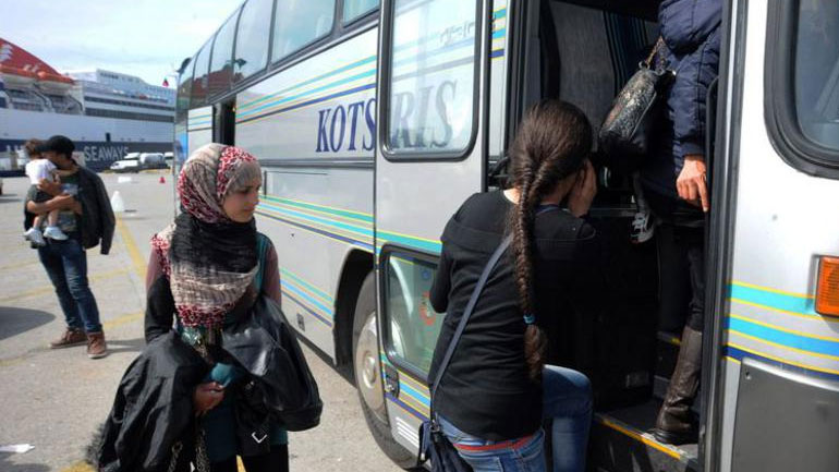 Κοζάνη: Λαχτάρησαν οι Σύροι επιβάτες τουριστικού λεωφορείου