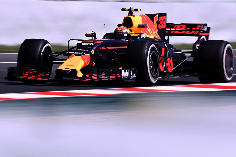 Από την τρίτη σειρά της εκκίνησης ξεκινούν τα μονοθέσια της Red Bull