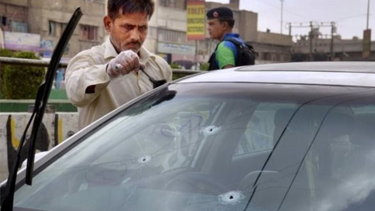 Εργαζόμενοι στο Πακιστάν δέχτηκαν πυροβολισμούς ενώ δούλευαν