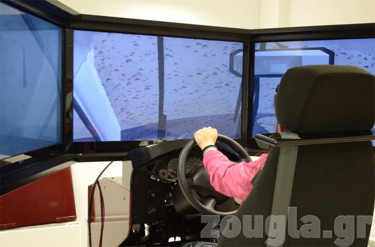 Οδήγηση στον προσομοιωτή με βροχή