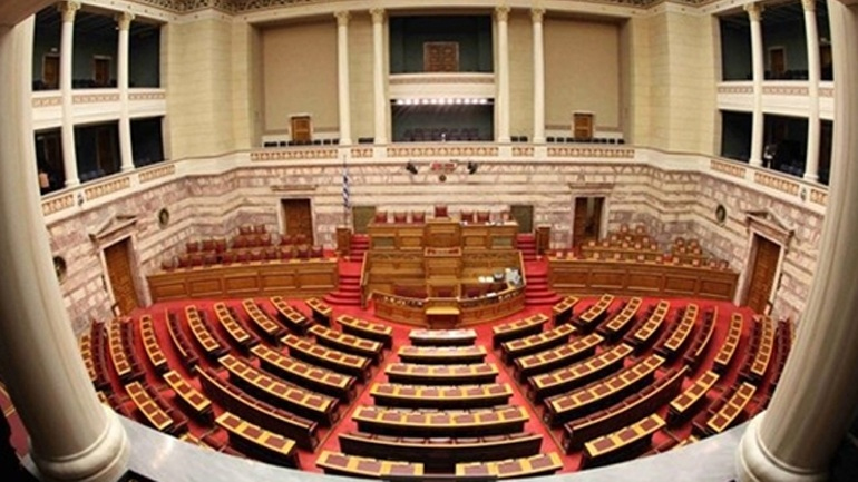 Πολυνομοσχέδιο: Μείωση του αφορολόγητου ποσού εισοδήματος από το 2020 αλλά και μειώσεις στον ΕΝΦΙΑ