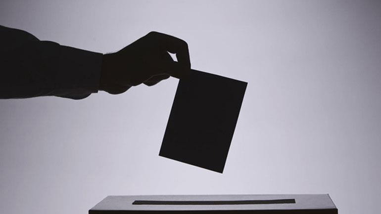 Με τη διεξαγωγή πρόωρων κοινοβουλευτικών εκλογών το φθινόπωρο φλερτάρει η Αυστρία